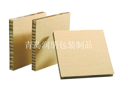 威海蜂窝纸板的结构和制造原理是根据天然蜂窝的结构原理制造的